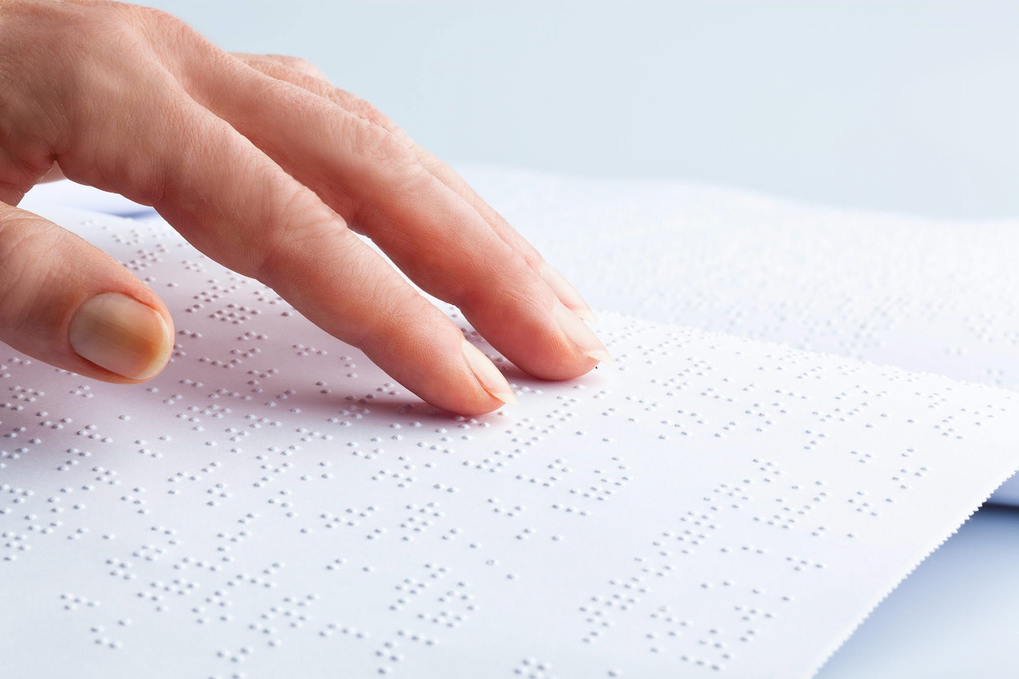 Reading braille