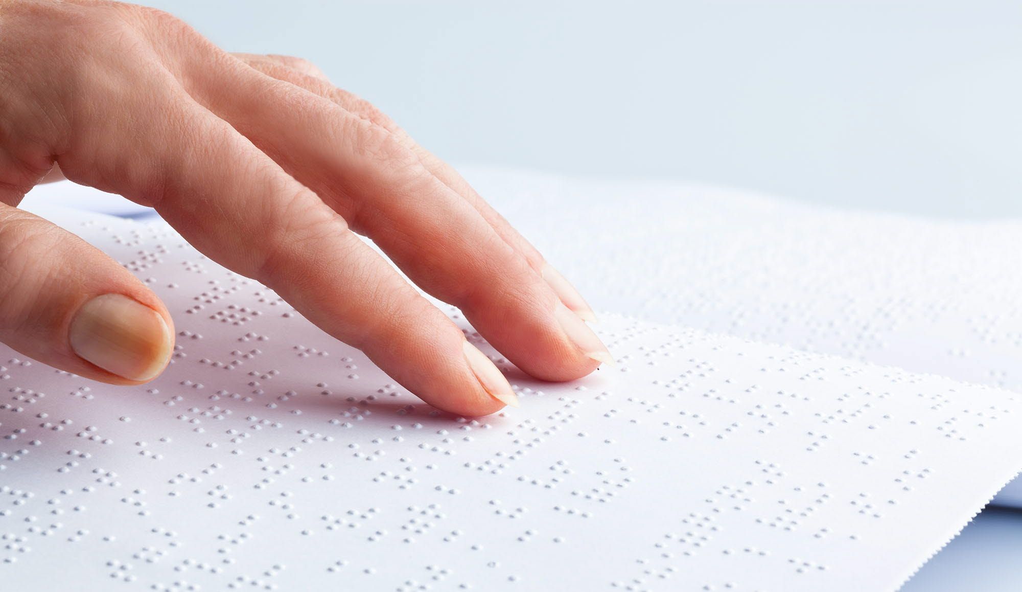 Reading braille